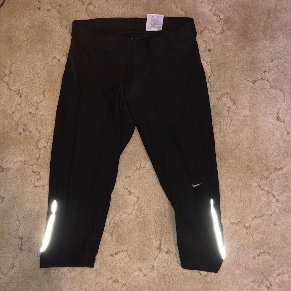 Cropped Nike workout pants